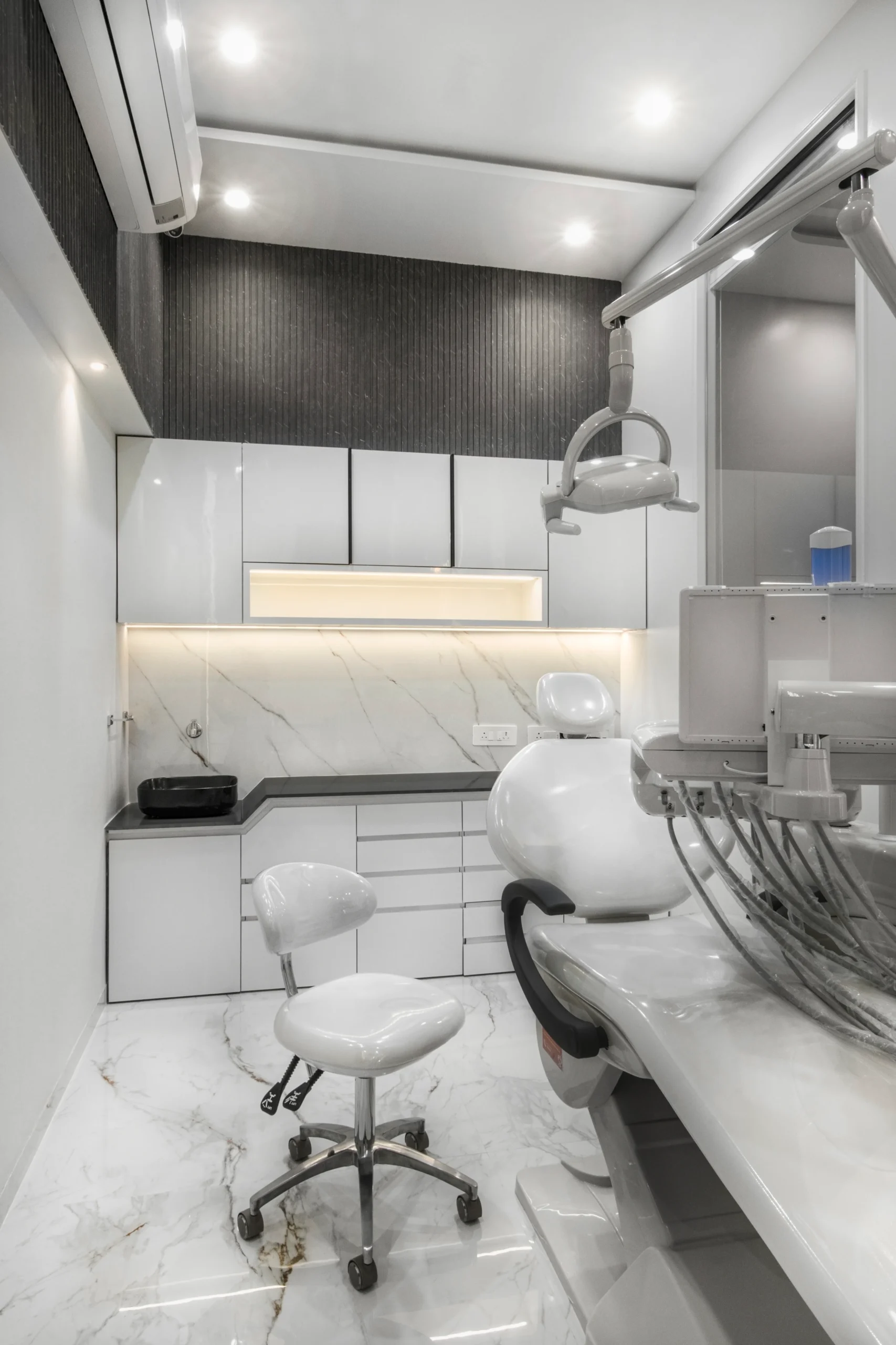 Muchroom Mr. Patani Dental Clinic Interior07